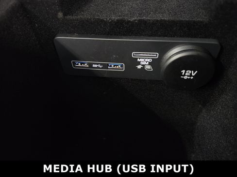 Used 2020 Jaguar F-PACE Premium image 9