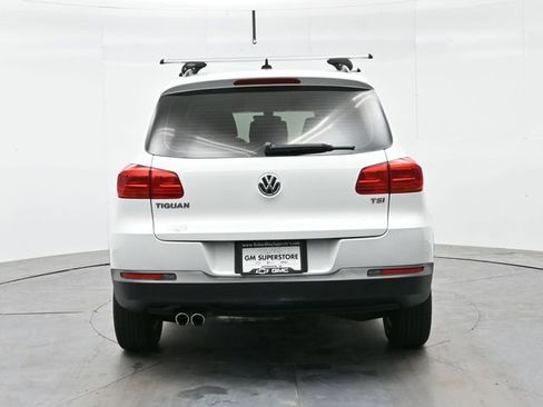 Used 2017 Volkswagen Tiguan S image 6