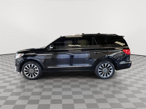Used 2020 Lincoln Navigator Reserve w/ Luxury Package image 2