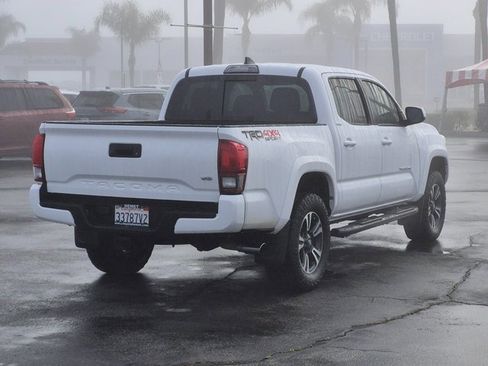 Used 2019 Toyota Tacoma TRD Sport image 5