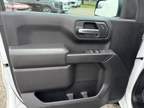 Used 2023 Chevrolet Silverado 1500 Custom Trail Boss w/ LPO, Dark Essentials Package AWD/4WD image 19