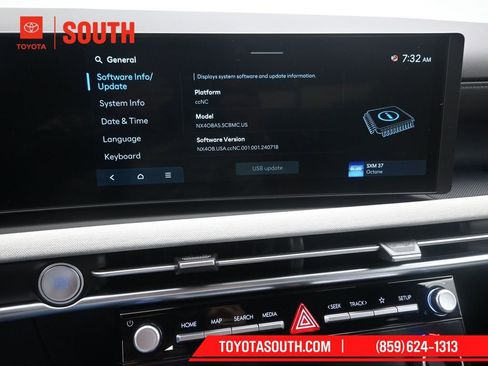 Used 2025 Hyundai Santa Cruz Limited AWD/4WD image 15