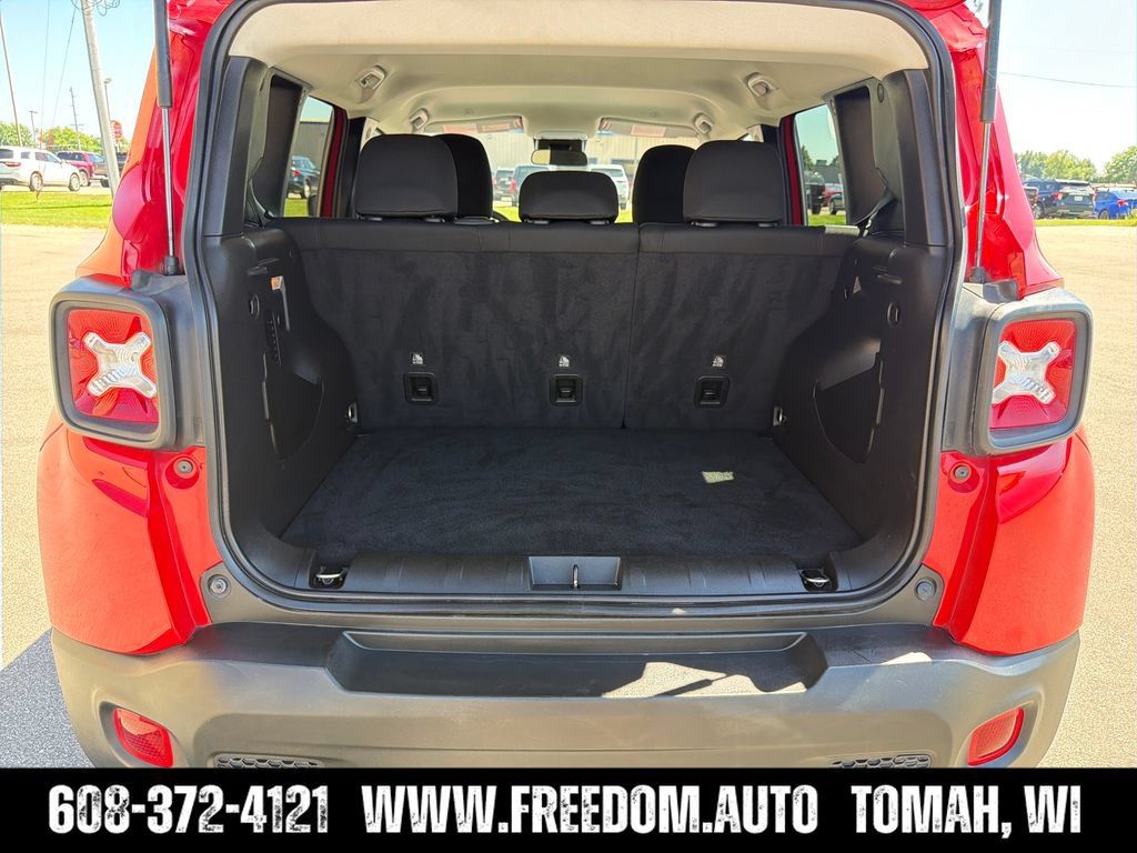 Used 2023 Jeep Renegade Latitude AWD/4WD image 22