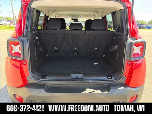 Used 2023 Jeep Renegade Latitude AWD/4WD image 22