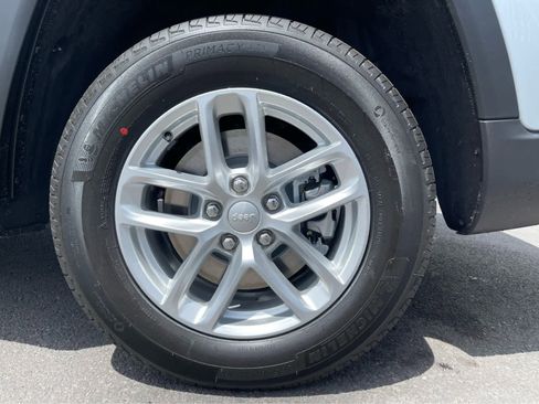 New 2025 Jeep Grand Cherokee L Laredo w/ Luxury Tech Group I image 11