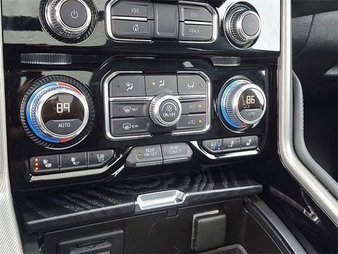 Used 2021 GMC Yukon Denali image 16