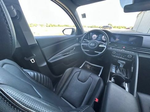 Used 2025 Hyundai Elantra Limited FWD image 32