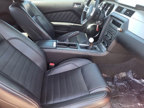 Used 2013 Ford Mustang Premium w/ Comfort Pkg RWD image 10