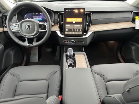 New 2026 Volvo XC90 T8 Plus image 11