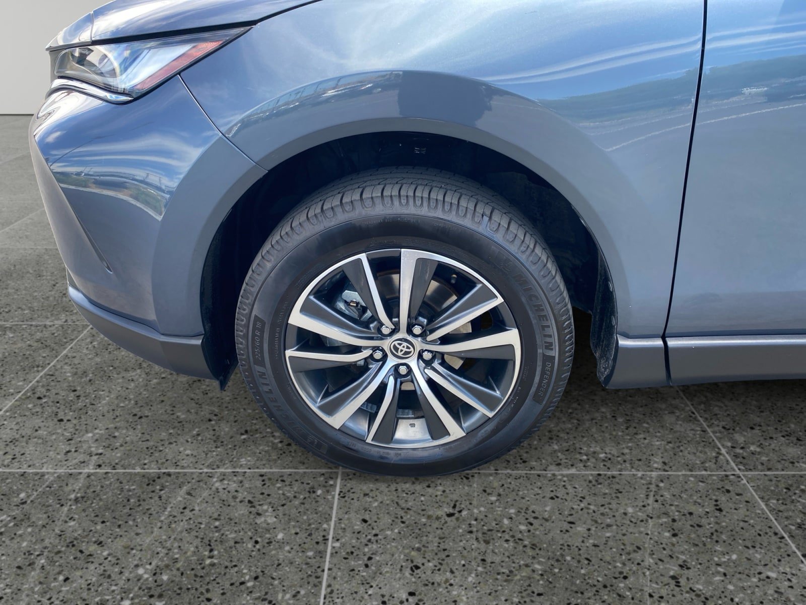 Used 2024 Toyota Venza LE AWD/4WD image 14