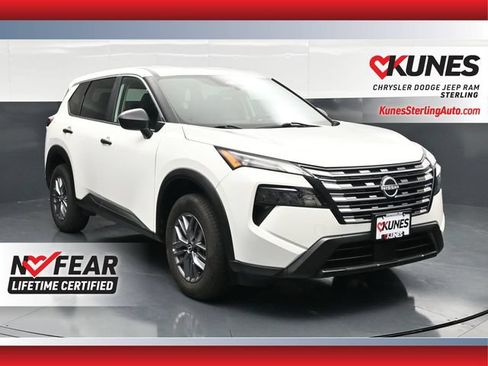 Used 2024 Nissan Rogue S AWD/4WD image 1