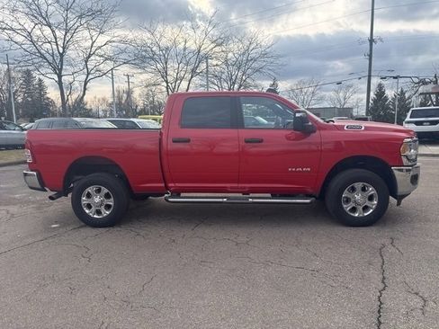 Used 2024 RAM 2500 Big Horn w/ Bed Utility Group image 4