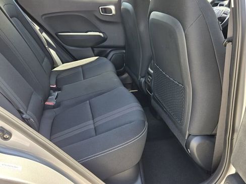 Used 2025 Hyundai Venue SEL image 14