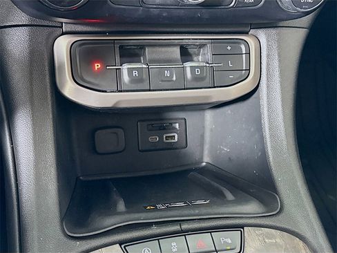 Used 2022 GMC Acadia Denali w/ Denali Ultimate Package image 11