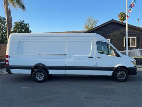 Used 2015 Mercedes-Benz Sprinter 3500 image 9