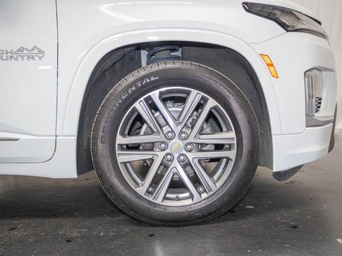 Used 2023 Chevrolet Traverse High Country AWD/4WD image 6