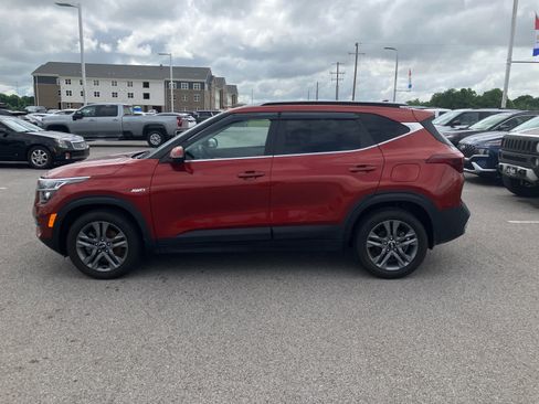 Used 2021 Kia Seltos S AWD/4WD image 4