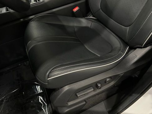 Used 2025 Honda Pilot Elite image 18
