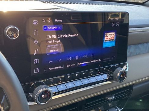 Used 2024 Chevrolet Colorado ZR2 w/ ZR2 Convenience Package III image 16