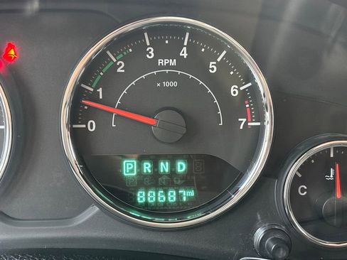 Used 2015 Jeep Wrangler Unlimited Sahara w/ Dual Top Group image 23