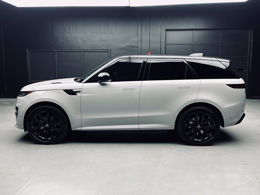 Used 2025 Land Rover Range Rover Sport Dynamic SE AWD/4WD image 3