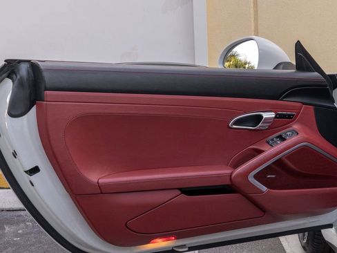 Used 2015 Porsche 911 Carrera 4S image 25