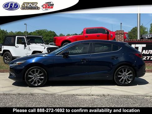 Used 2018 MAZDA MAZDA3 Grand Touring w/ Premium Equipment Package FWD image 4