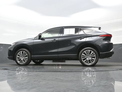Used 2022 Toyota Venza XLE AWD/4WD image 31