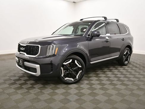 Certified 2025 Kia Telluride EX w/ EX Captain's Chair Package AWD/4WD image 2