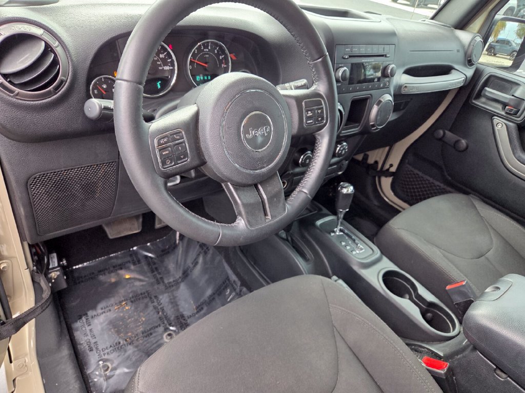 Used 2018 Jeep Wrangler Sport w/ Connectivity Group AWD/4WD image 9