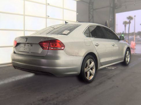 Used 2014 Volkswagen Passat 1.8T SE FWD image 4