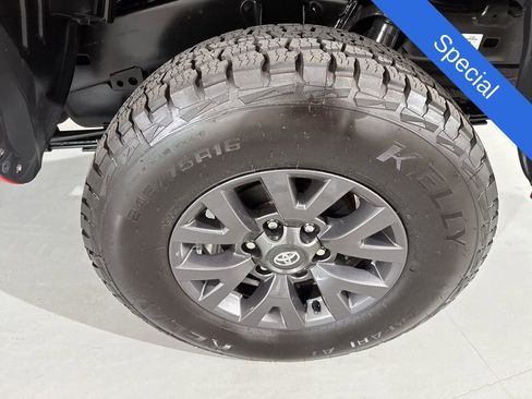 Used 2022 Toyota Tacoma SR5 w/ Technology Package RWD image 6