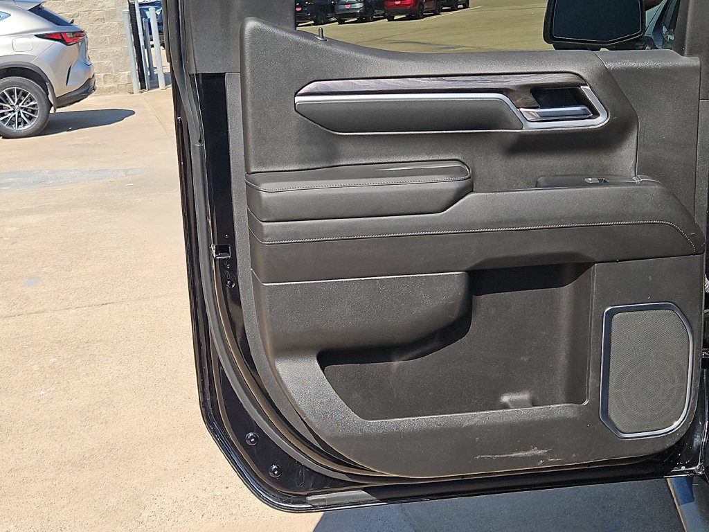 Used 2022 Chevrolet Silverado 1500 LTZ w/ LTZ Convenience Package II AWD/4WD image 18