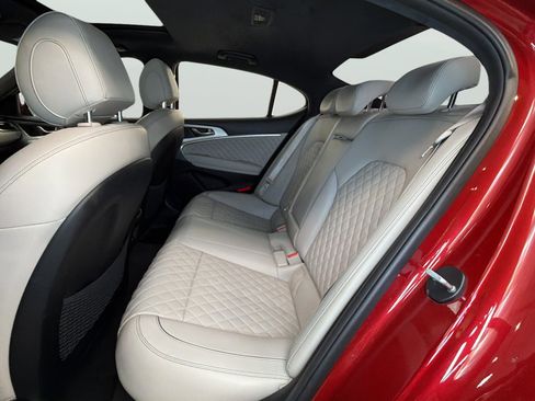Used 2022 Genesis G70 3.3T RWD image 32