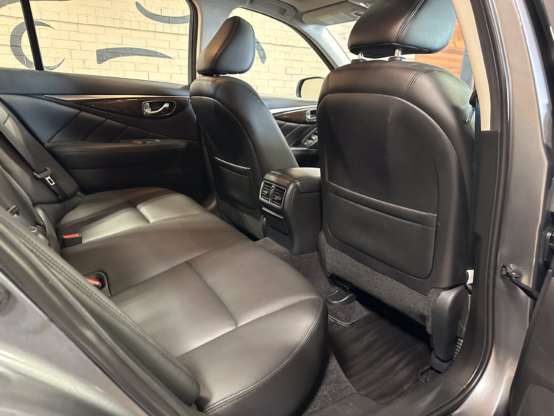 Used 2018 INFINITI Q50 Luxe w/ Essential Package (3.0T Luxe) AWD/4WD image 14