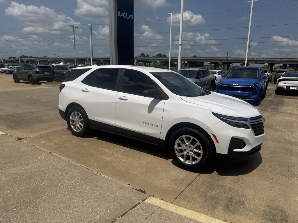 Used 2024 Chevrolet Equinox LS FWD image 9