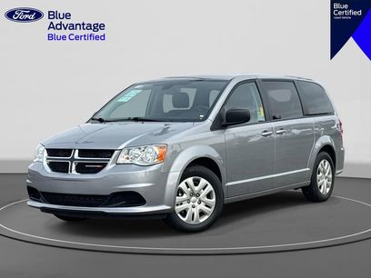 Used 2018 Dodge Grand Caravan SE w/ UConnect Hands-Free Group