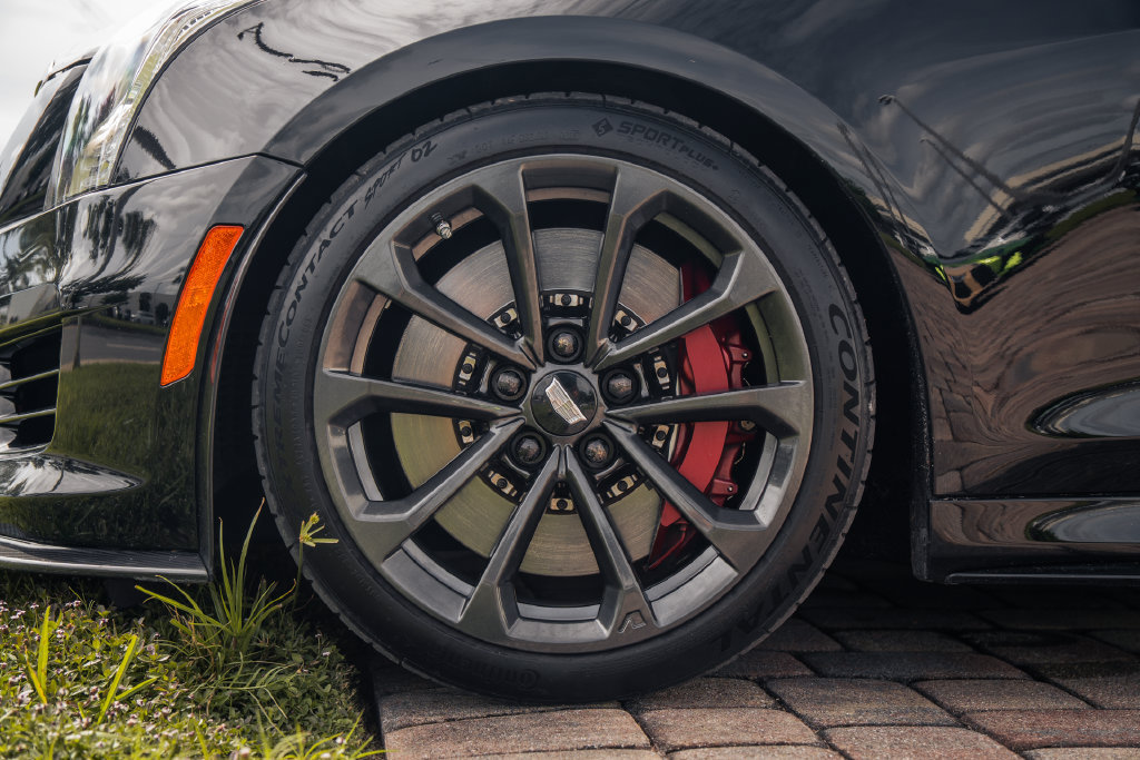 Used 2017 Cadillac ATS V w/ Carbon Black Package RWD image 15