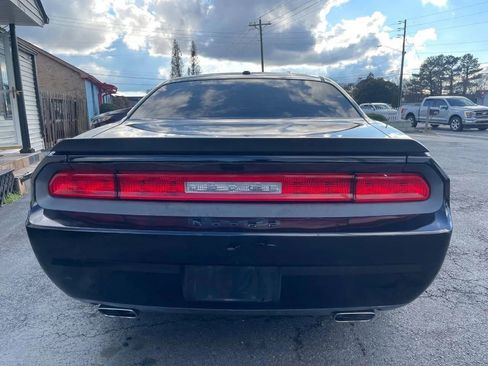 Used 2012 Dodge Challenger SXT Plus RWD image 8