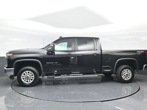 Used 2025 Chevrolet Silverado 2500 LT w/ Convenience Package AWD/4WD image 4
