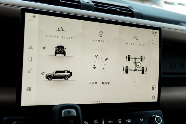 New 2026 Land Rover Defender 110 X-Dynamic SE AWD/4WD image 43