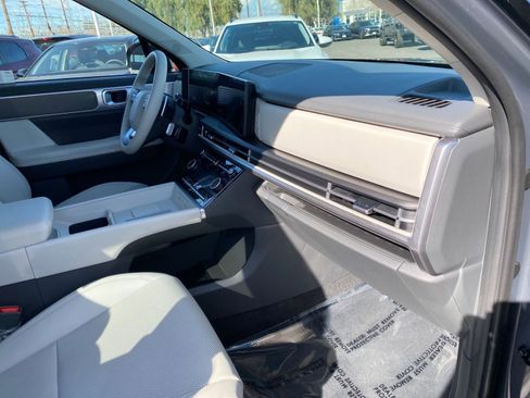 Used 2025 Hyundai Santa Fe SEL image 38
