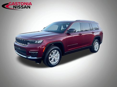 Used 2023 Jeep Grand Cherokee L Limited w/ Luxury Tech Group II image 3