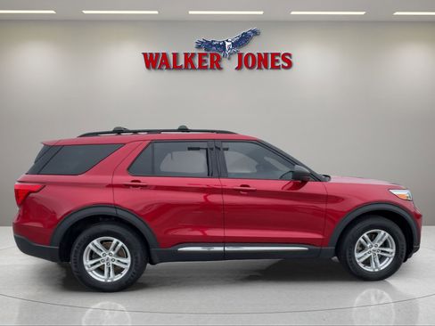 Used 2020 Ford Explorer XLT w/ Comfort Package image 5