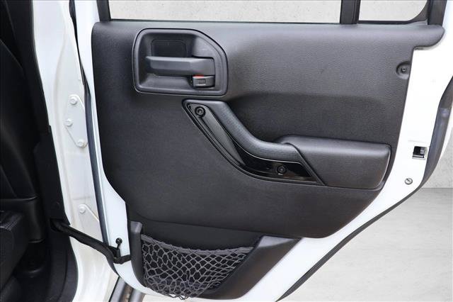Used 2015 Jeep Wrangler Unlimited Sahara AWD/4WD image 22