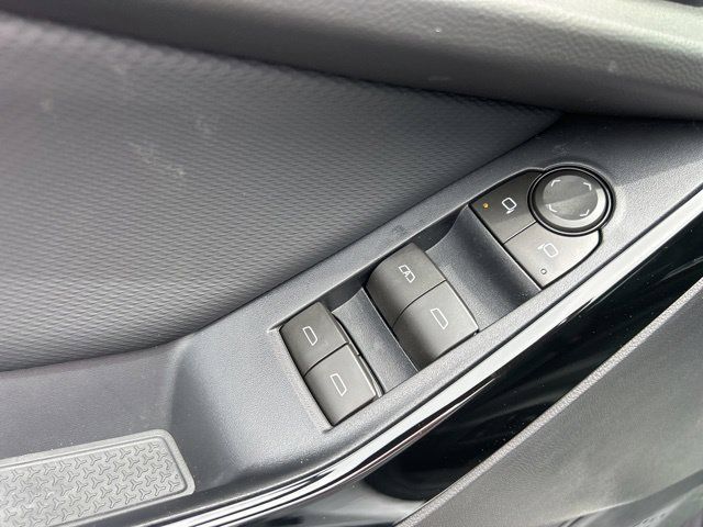New 2026 Chevrolet Equinox LT w/ Convenience Package II FWD image 13