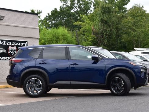 Used 2026 Nissan Rogue SV AWD/4WD image 3