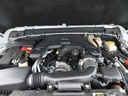 Used 2020 Jeep Wrangler Unlimited Sport AWD/4WD image 34