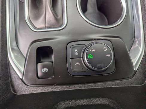 Used 2021 Chevrolet Traverse LT w/ LPO, 'HIT The Road' Package AWD/4WD image 25