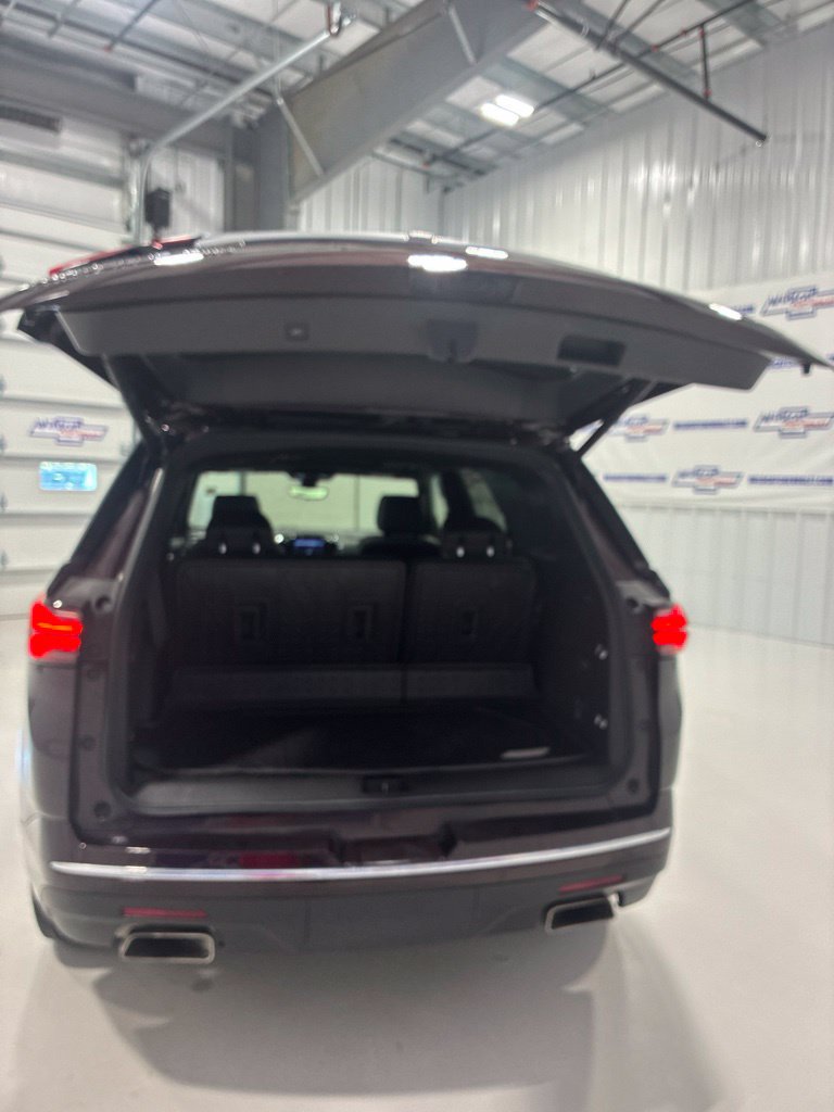 Used 2023 Chevrolet Traverse High Country w/ LPO, Floor Liner Package AWD/4WD image 41